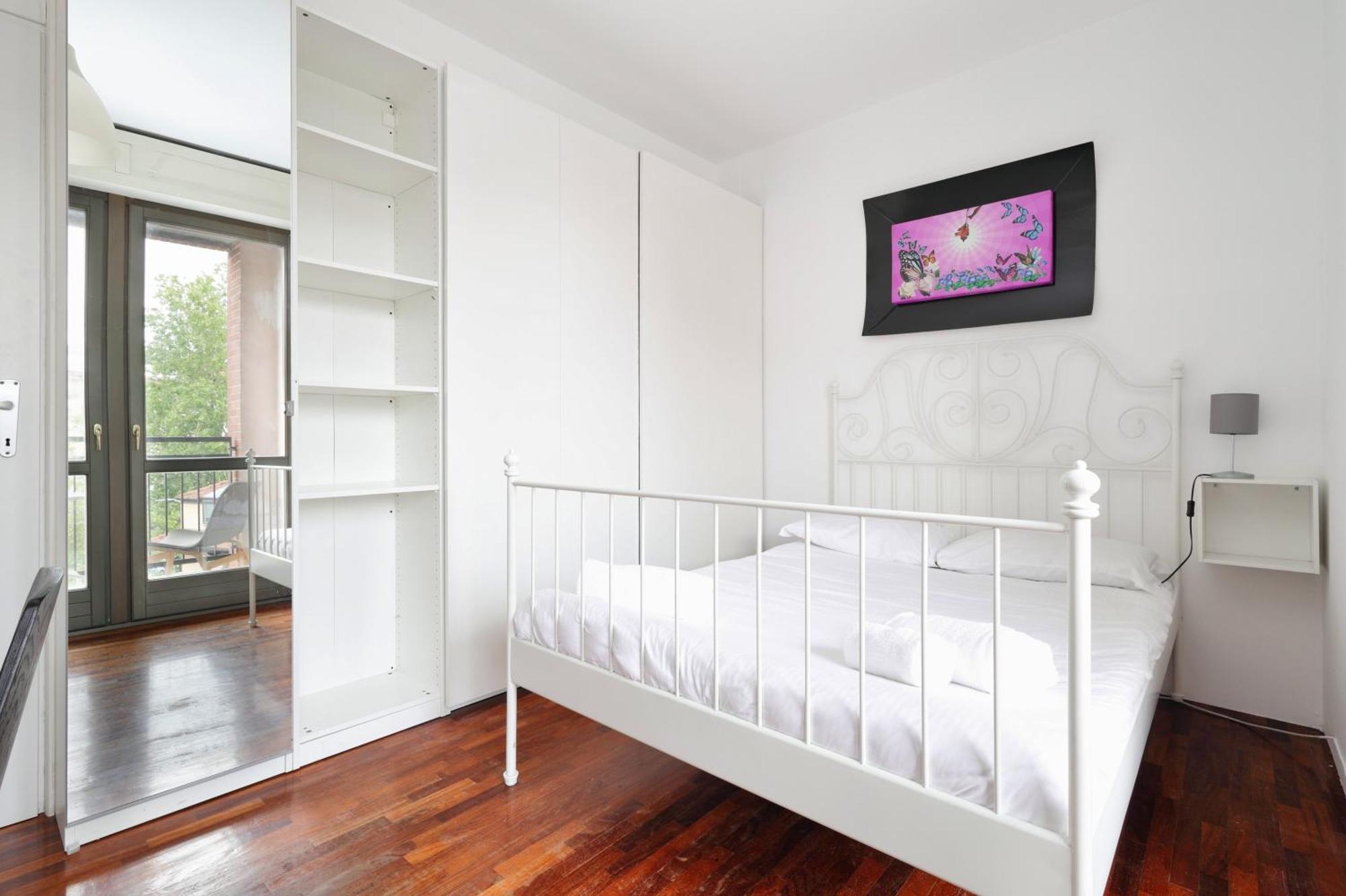 Joivy Lovely 4-bed Flat With Balcony Appartement *